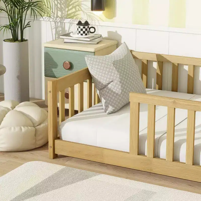Whisen Letto Matrimoniale & Letto a Pavimento in Legno di Gomma con Recinzione Senza Porta, Letto a Pavimento Multifunzionale per il Sonno e il Gioco dei Bambini