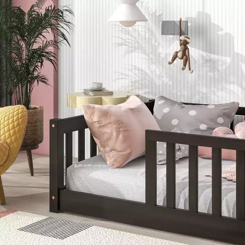Whisen Letto Matrimoniale & Letto a Pavimento in Legno di Gomma con Recinzione Senza Porta, Letto a Pavimento Multifunzionale per il Sonno e il Gioco dei Bambini