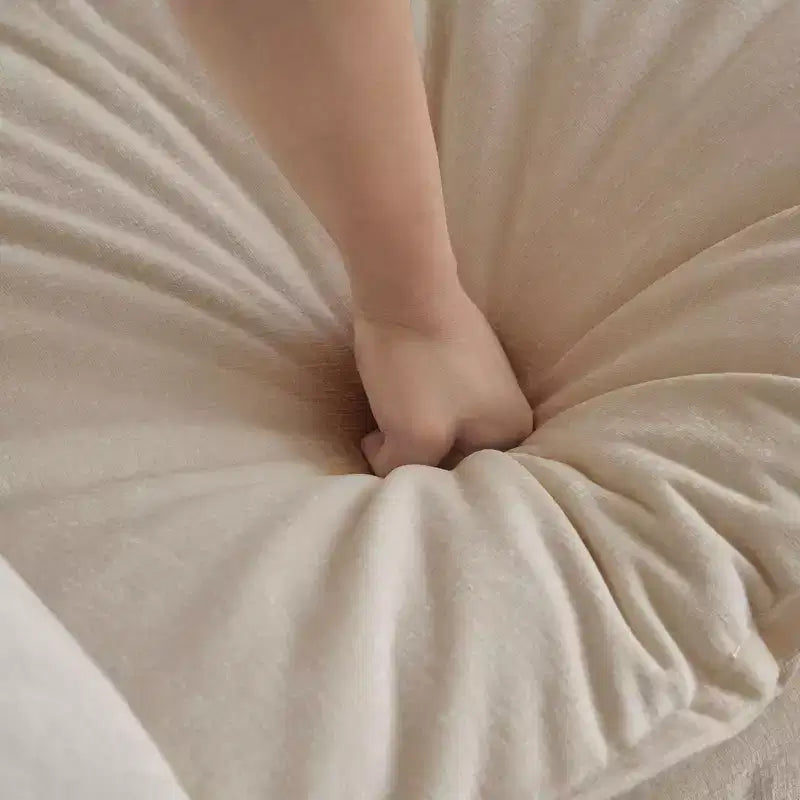 Divano sezionale modulare a L oversize con tappezzeria comoda a combinazione libera e pouf reversibile, in ciniglia beige