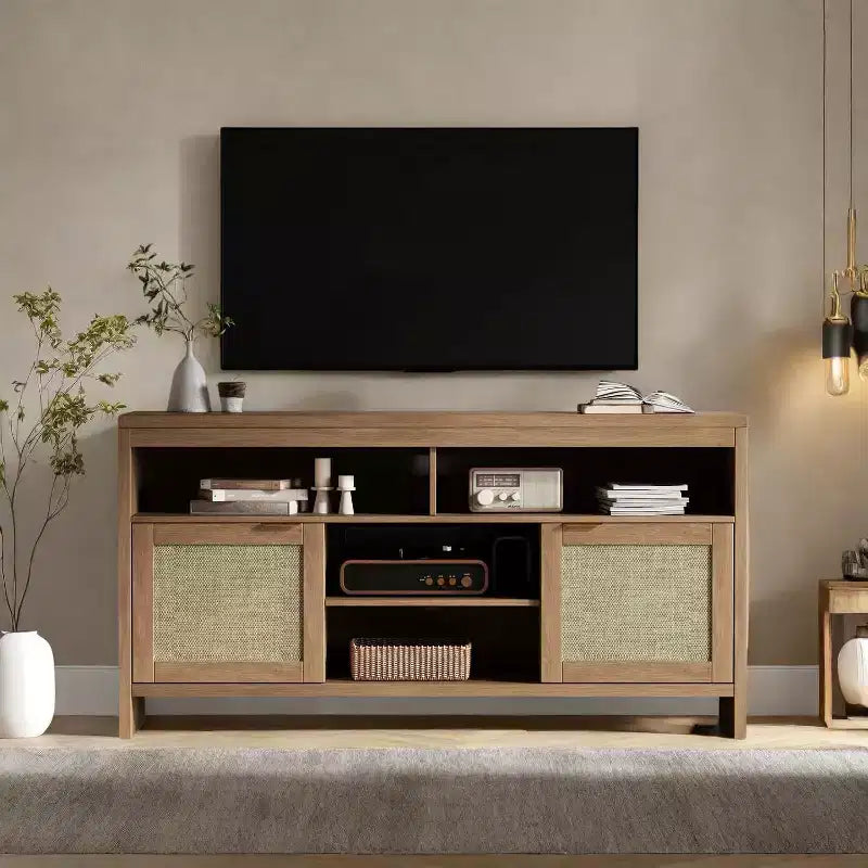 Meuble TV bohème de 65 pouces avec portes en rotin - Console média moderne en bois de 58 pouces avec étagères réglables pour salon