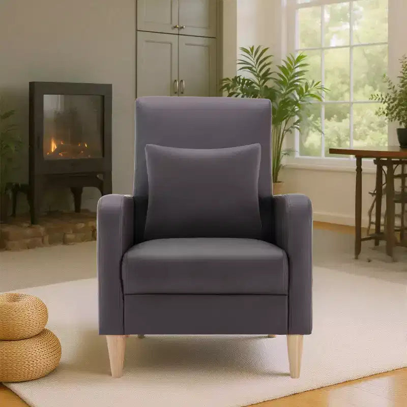 Poltrona in simil-montone con cuscino, moderna e comoda con schienale ergonomico e braccioli imbottiti
