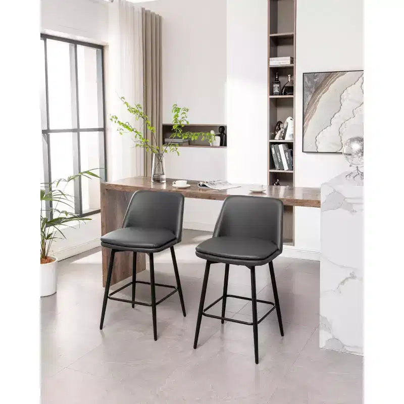 MAYEERTY Set di 2 sgabelli da bar girevoli ad altezza bancone, rotazione a 360°, imbottiti, altezza seduta 65 cm, similpelle grigia per isola cucina o pub