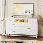 Cassettiera Acekool a 8 cassetti bianca con presa di corrente e porte USB, comò grande da camera da letto con cassetti profondi e moderne maniglie dorate