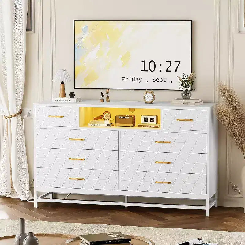 Cassettiera Acekool a 8 cassetti bianca con presa di corrente e porte USB, comò grande da camera da letto con cassetti profondi e moderne maniglie dorate