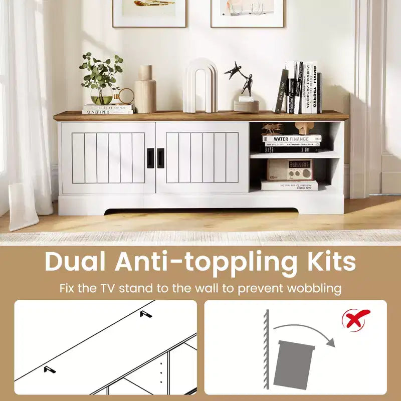 Meuble TV Costway de style rustique pour téléviseurs jusqu'à 65 pouces avec portes coulissantes et rangements.