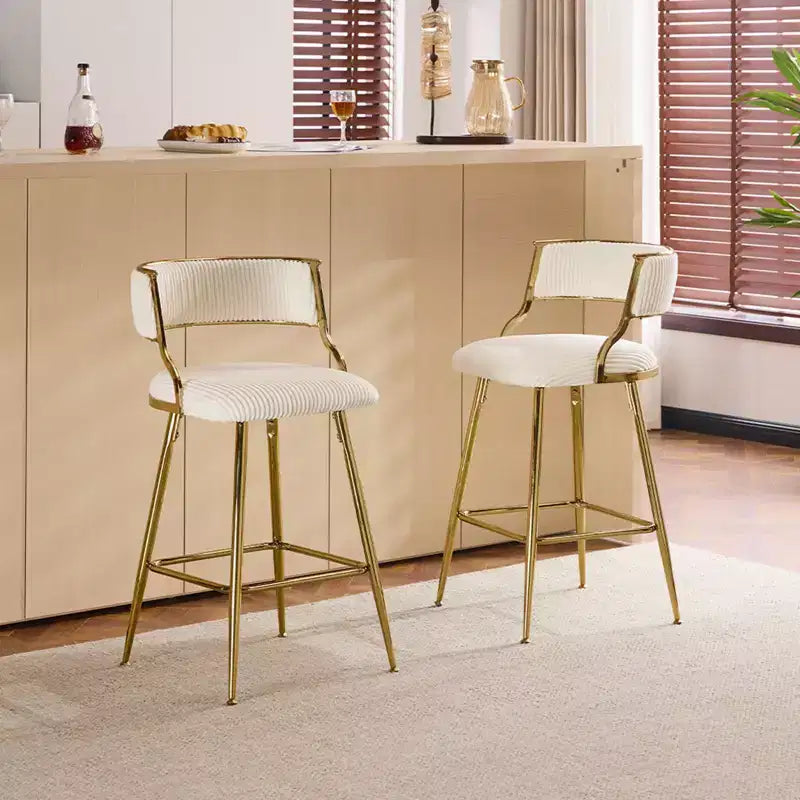 Sgabello da bar moderno Karl Home con gambe in metallo e cuscino imbottito spesso color crema