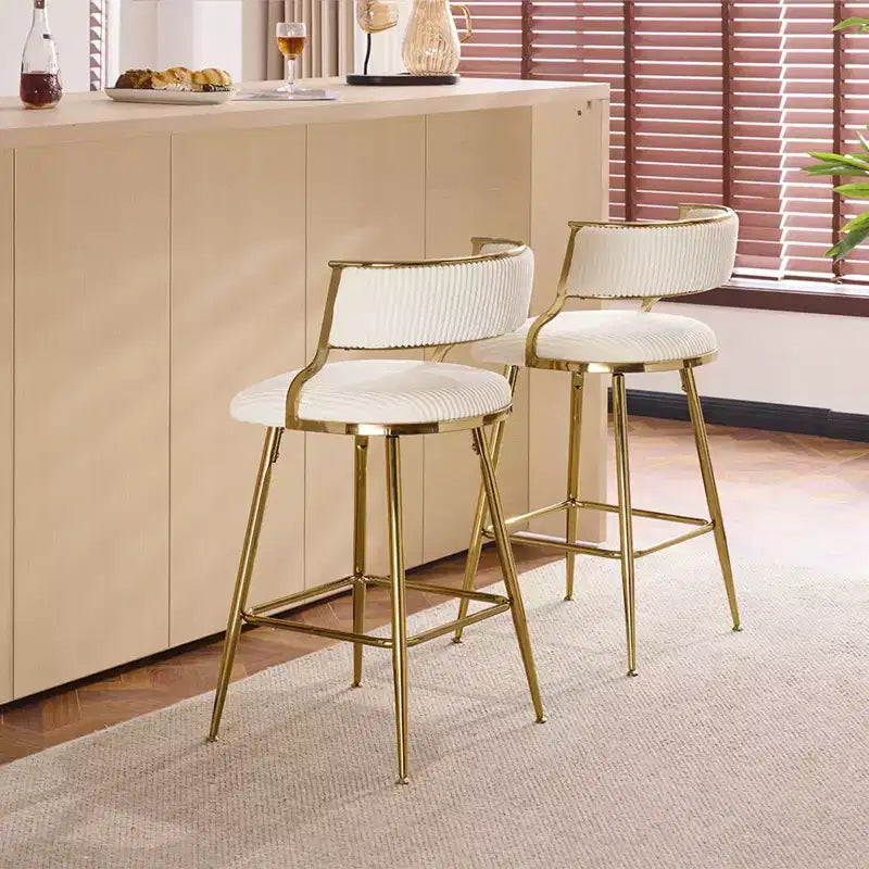 Sgabello da bar moderno Karl Home con gambe in metallo e cuscino imbottito spesso color crema