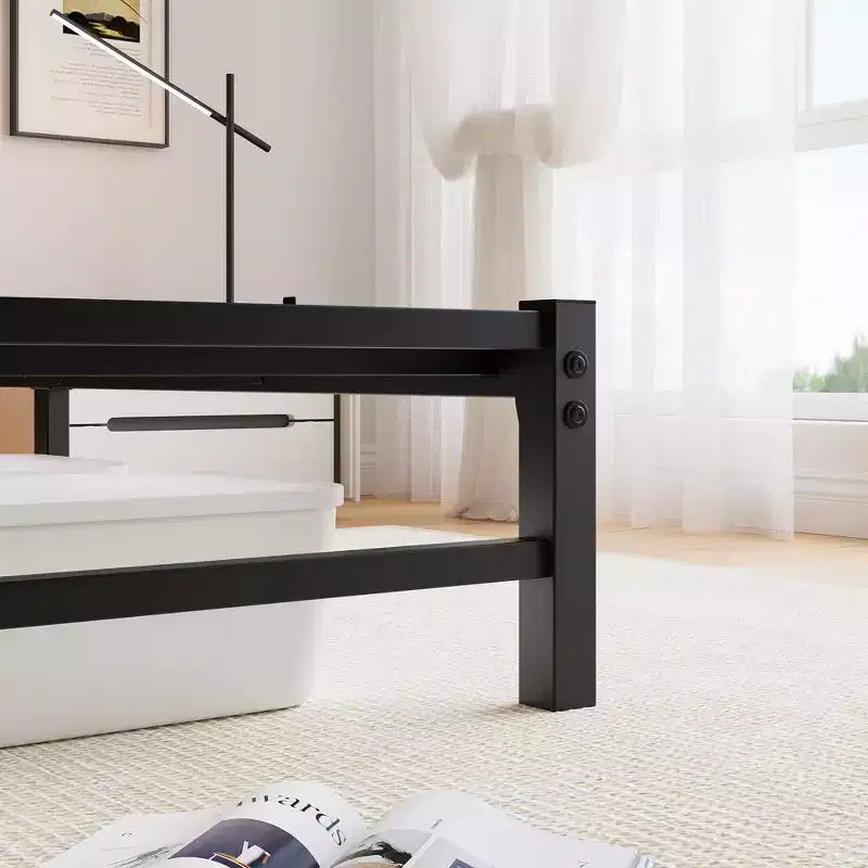 MAYEERTY Letto Matrimoniale Queen Size con Testiera in Legno e Metallo Nero, Luci RGB, Caricatore, Mensola portaoggetti, Silenzioso, Non Richiede Rete a Molle