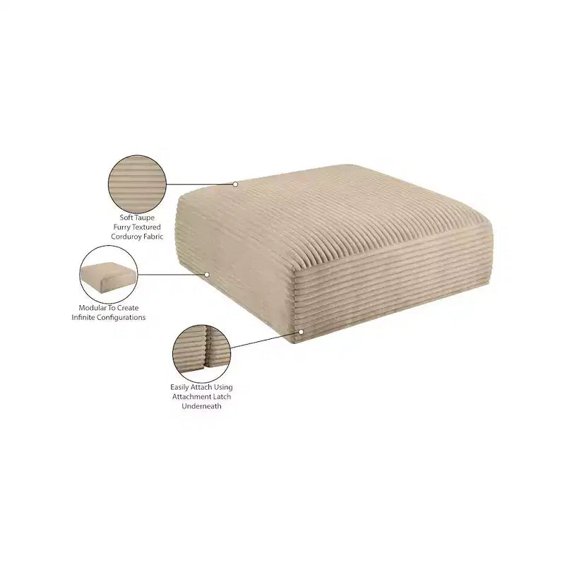 Meridian Furniture, Pouf in tessuto performante a coste shaggy
