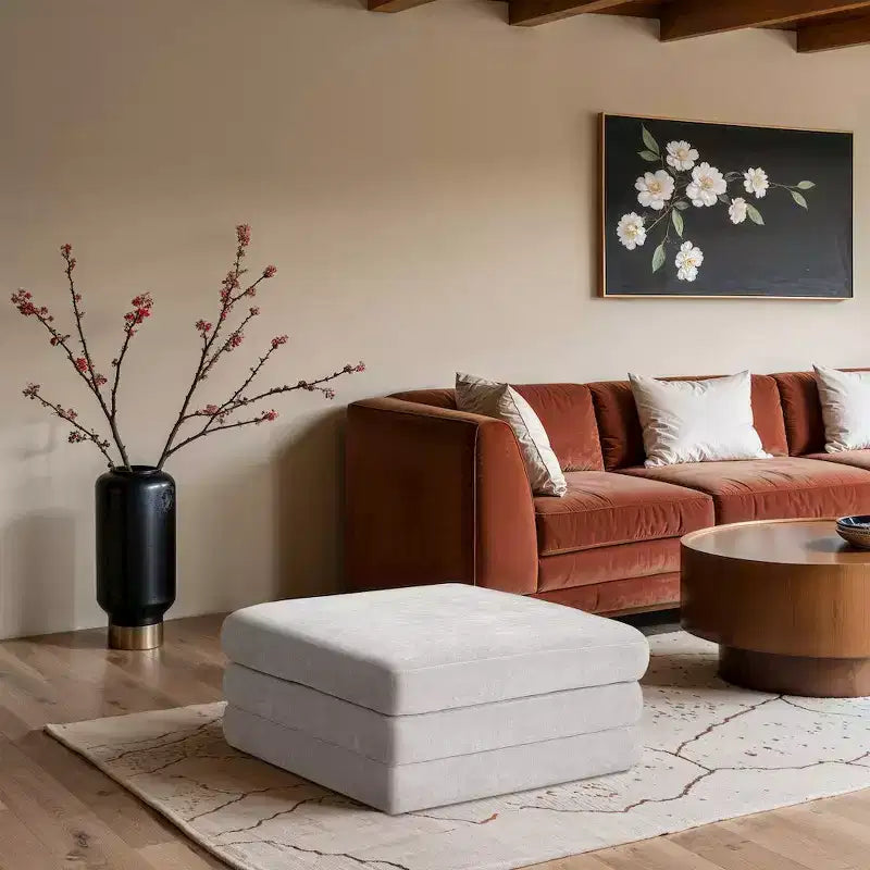 Meridian Furniture, Pouf Modulare Modulare Rivestito in Tessuto Chenille Stellar
