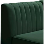 Meridian Furniture, divano componibile Alina in velluto
