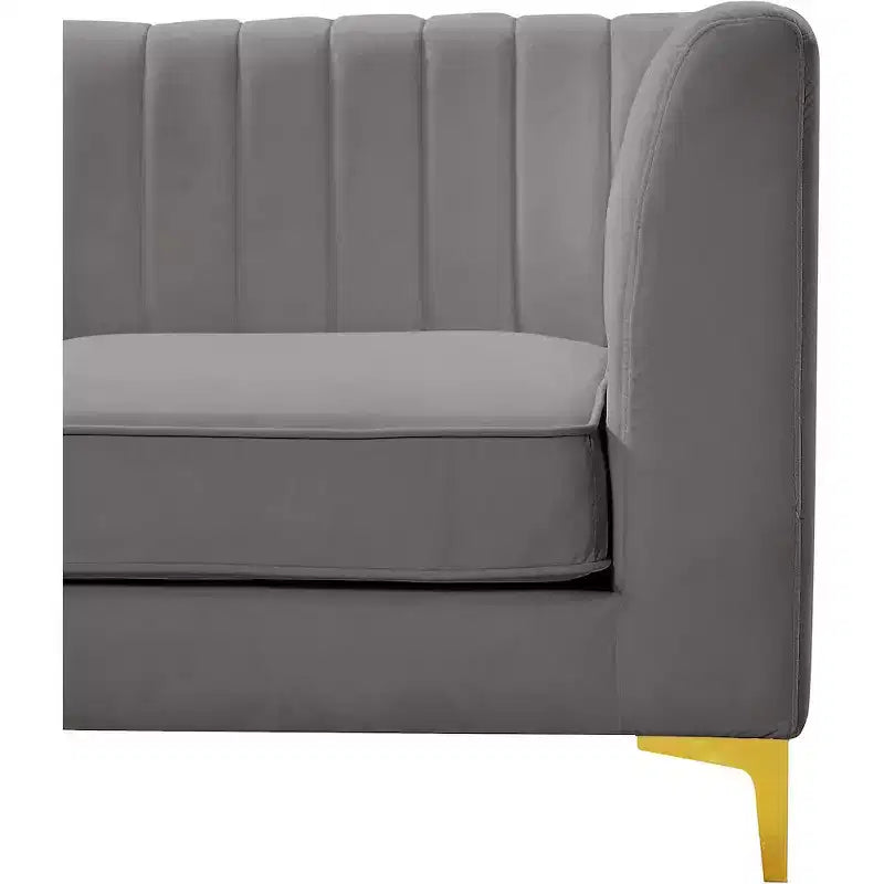 Meridian Furniture, divano componibile Alina in velluto