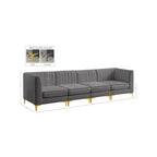 Meridian Furniture, divano componibile Alina in velluto