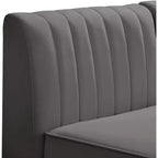 Meridian Furniture, divano componibile Alina in velluto