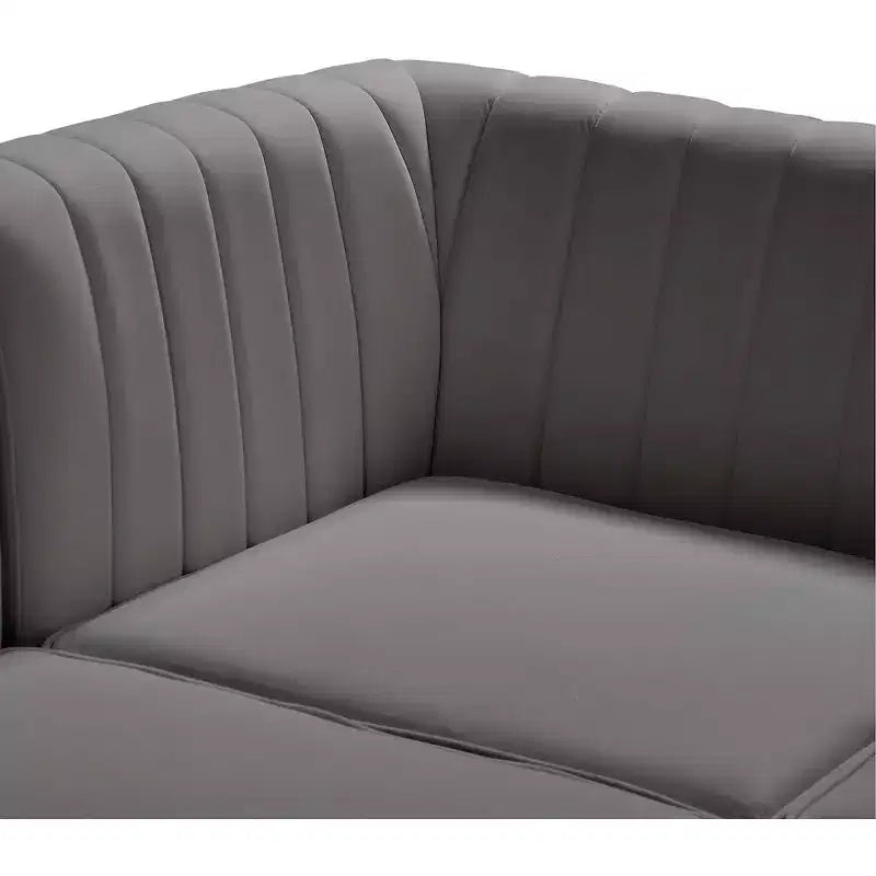 Meridian Furniture, divano componibile Alina in velluto