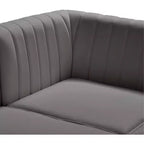 Meridian Furniture, divano componibile Alina in velluto