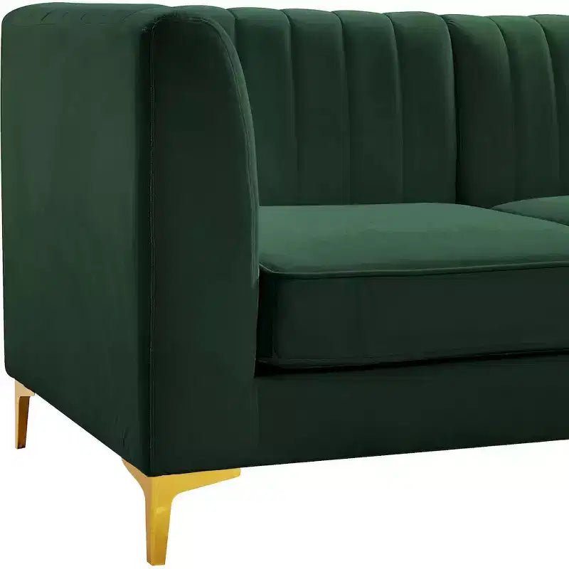 Meridian Furniture, divano componibile Alina in velluto