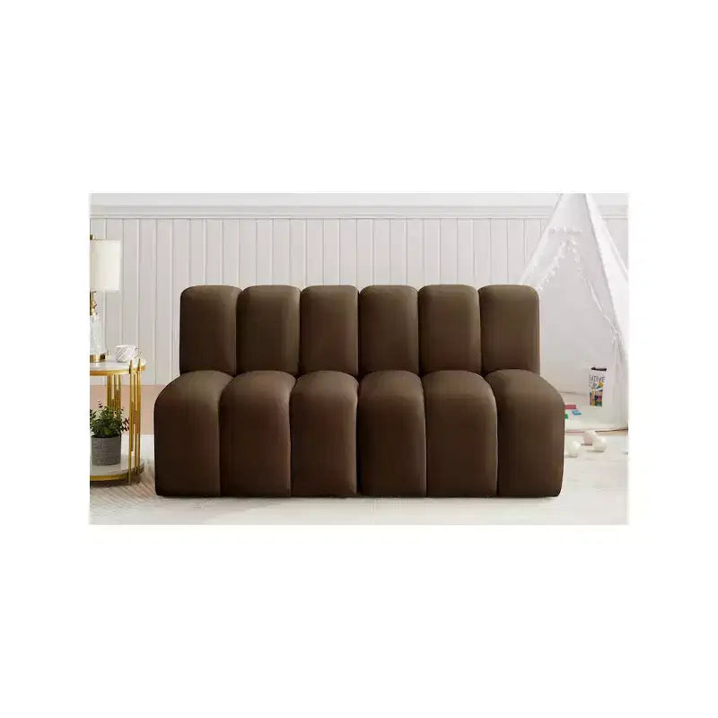 Meridian Furniture, divano modulare in velluto Arc