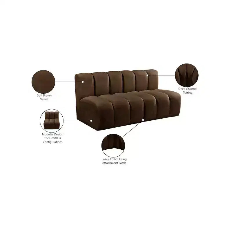 Meridian Furniture, divano modulare in velluto Arc
