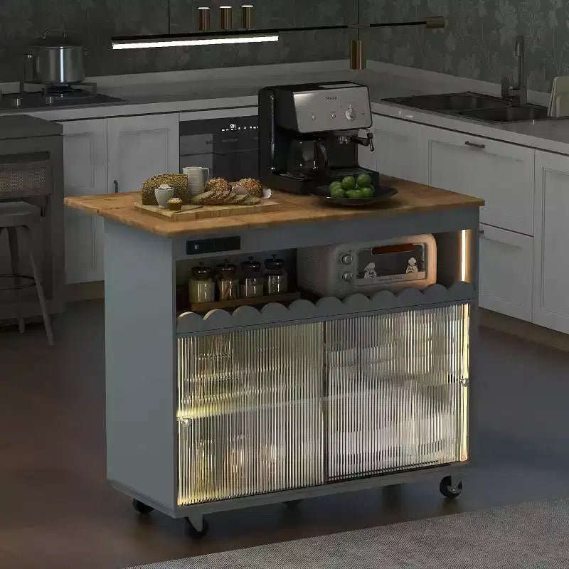 Isola da Cucina Acekool con Ruote, Ante Scorrevoli in Vetro Scanalato, Illuminazione Ambientale, Piano in Legno di Gomma, Prese di Corrente, Blu Grigio