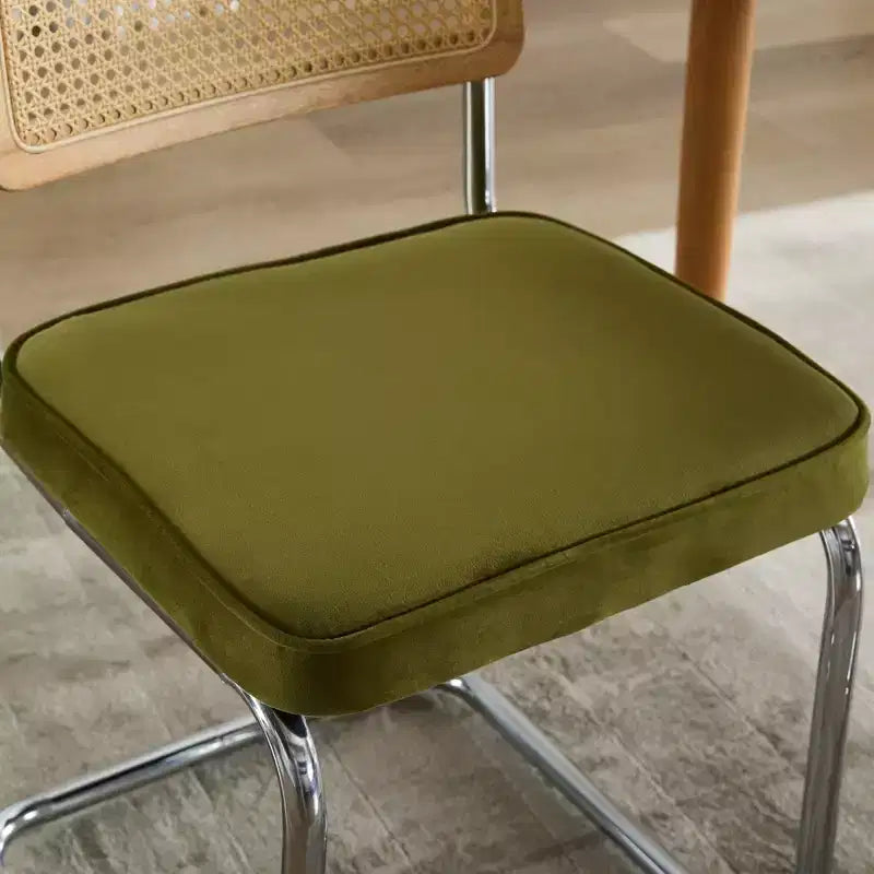 Set di 2 sedie da pranzo verde oliva di metà secolo con schienale in canna naturale e base cromata in acciaio inossidabile