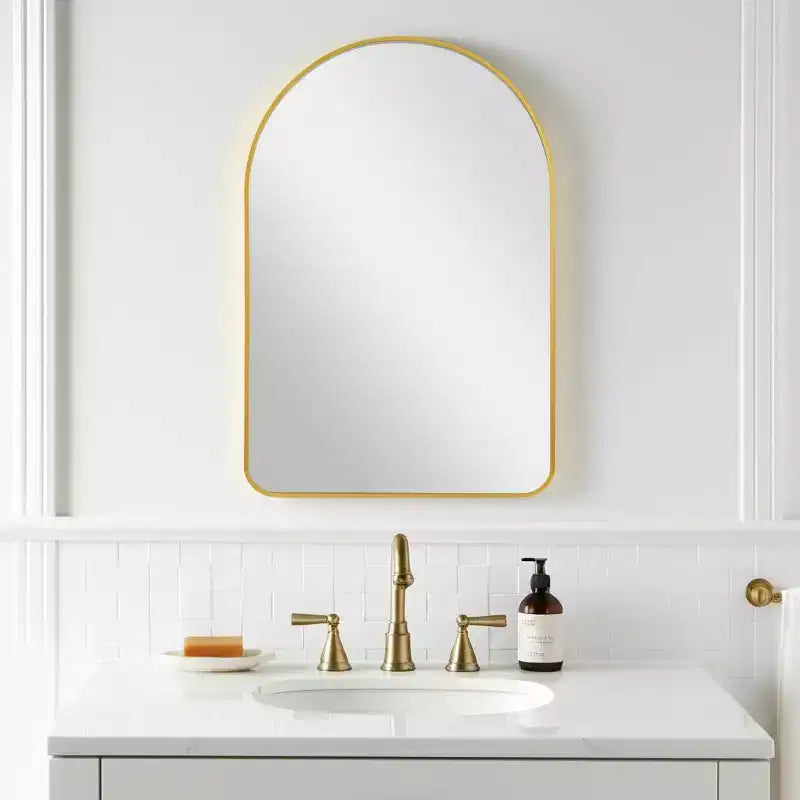 HomeRoots 39 Specchio da bagno con cornice in metallo dorato a forma di arco