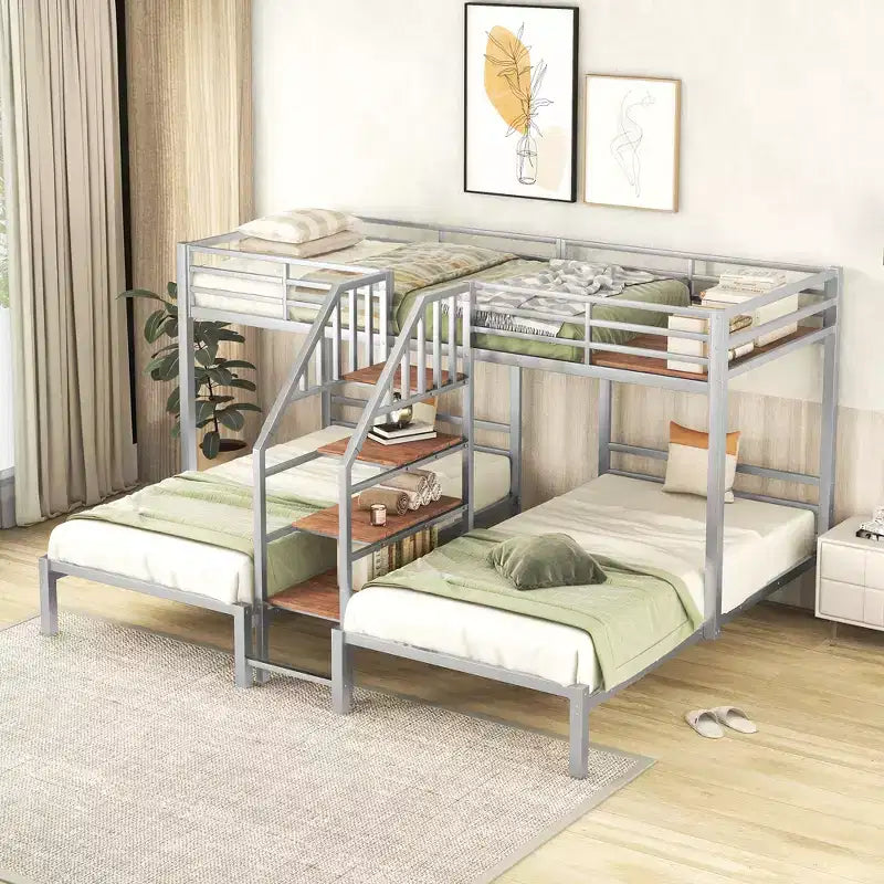 Letto a castello triplo a L per 3 bambini, letto a castello in metallo a una piazza e mezza con scaletta e ripiani portaoggetti