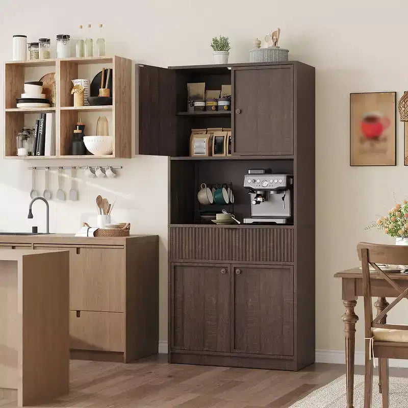 Credenza alta da cucina 70", credenza in legno scanalato con ripiani regolabili, mobiletto indipendente per il bagno