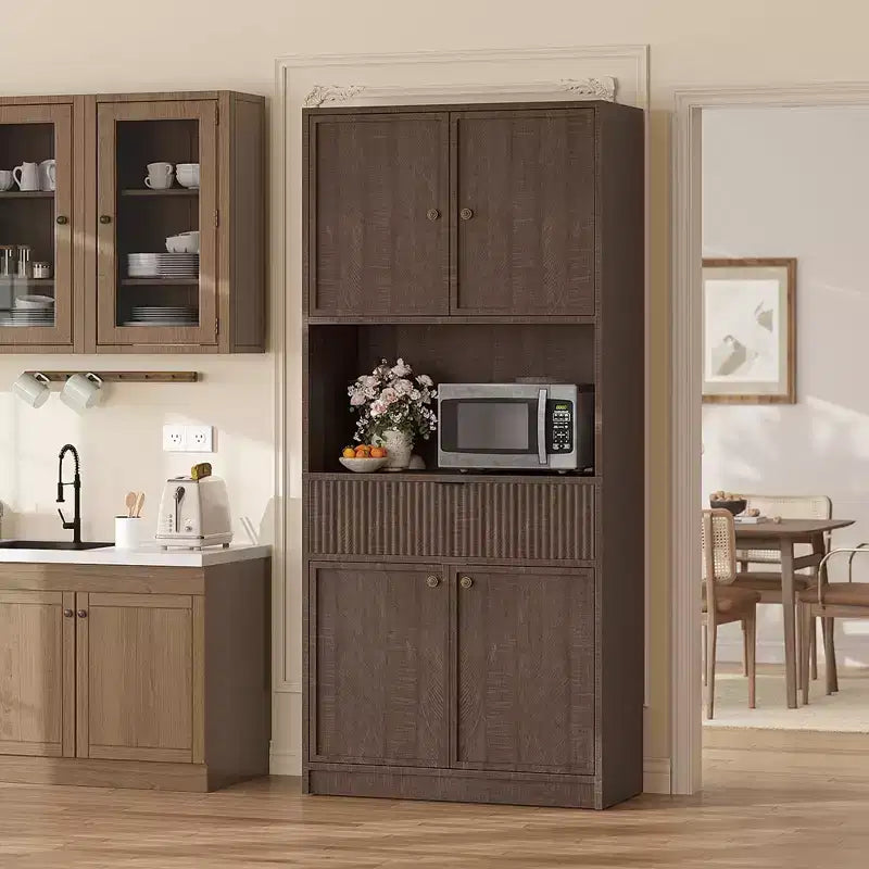 Credenza alta da cucina 70", credenza in legno scanalato con ripiani regolabili, mobiletto indipendente per il bagno