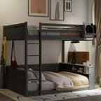 Letto a castello basso Queen su Queen con ripiani, letto a castello in legno con stazione di ricarica USB e luce a LED