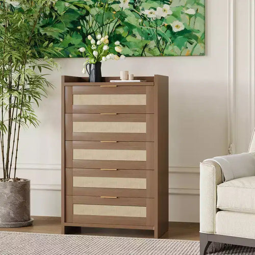Cassettiera a 5 cassetti per camera da letto, Comodino in rattan e legno con maniglie dorate, Cassettiera da armadio alta 45 pollici, Organizer cassettiera per corridoio