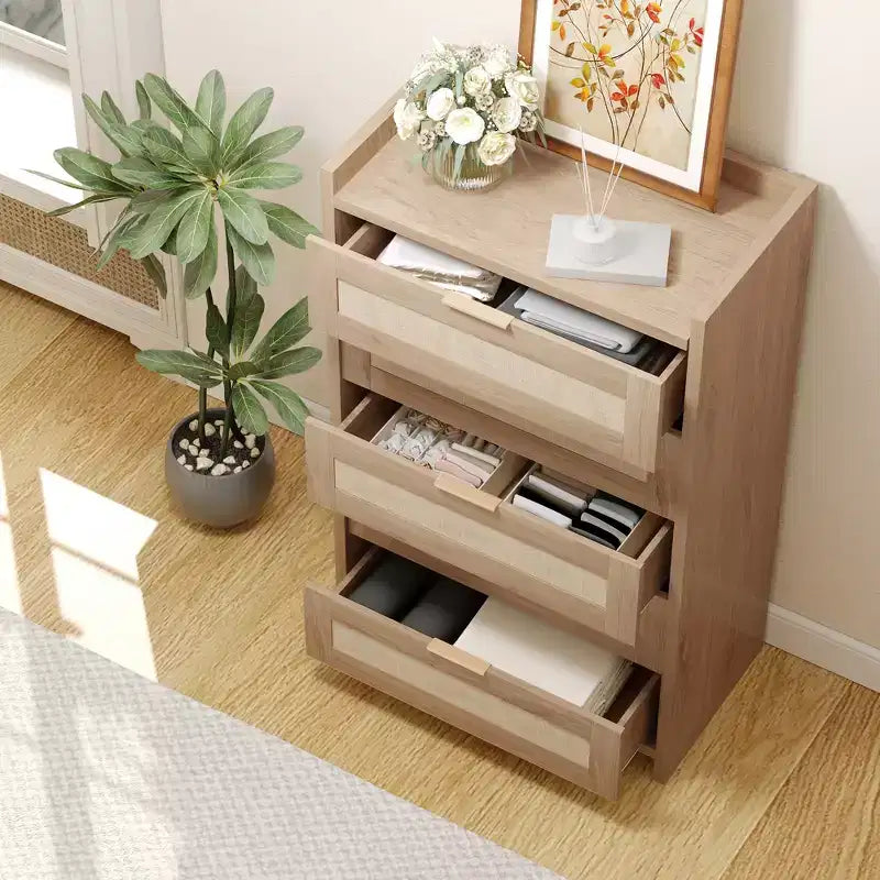Cassettiera a 5 cassetti per camera da letto, Comodino in rattan e legno con maniglie dorate, Cassettiera da armadio alta 45 pollici, Organizer cassettiera per corridoio