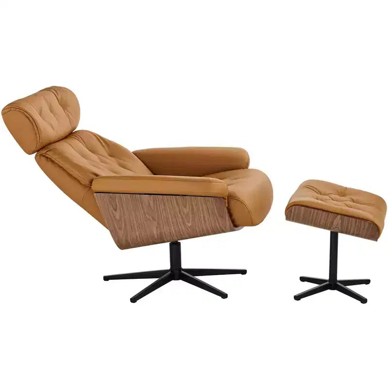 Poltrona reclinabile moderna BenchMaster Malibu in similpelle color cognac con pouf poggiapiedi, reclinazione manuale confortevole per camera da letto