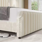 Struttura letto king size in velluto, testiera e pediera alte 127,5 cm, struttura letto king size imbottita con finiture borchiate, non è necessaria la rete a molle
