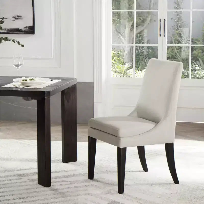Sedia da pranzo imbottita Spruce&Spring con cuscino a doppio strato e gambe in legno