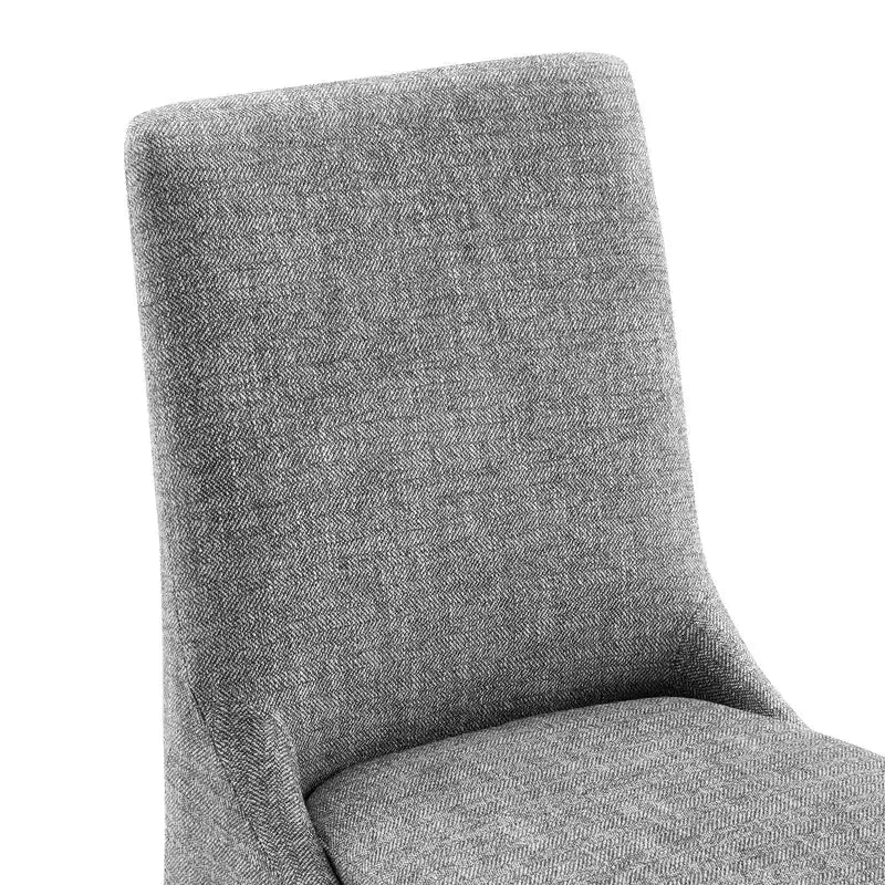 Sedia da pranzo imbottita Spruce&Spring con cuscino a doppio strato e gambe in legno