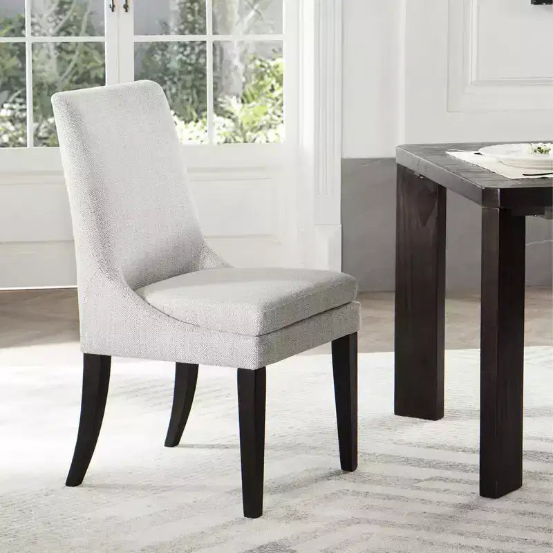 Sedia da pranzo imbottita Spruce&Spring con cuscino a doppio strato e gambe in legno
