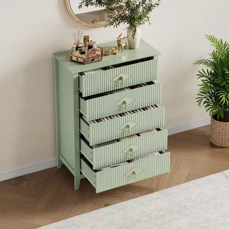 Cassettiera a 5 cassetti per camera da letto, comò in legno da 32" di larghezza con maniglie in metallo, organizer per vestiti scanalato, comodino stretto