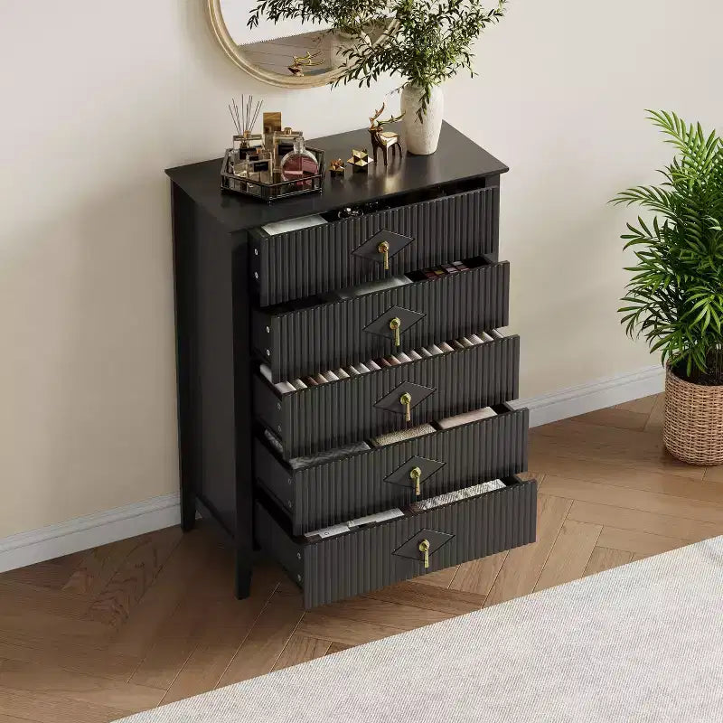 Cassettiera a 5 cassetti per camera da letto, comò in legno da 32" di larghezza con maniglie in metallo, organizer per vestiti scanalato, comodino stretto