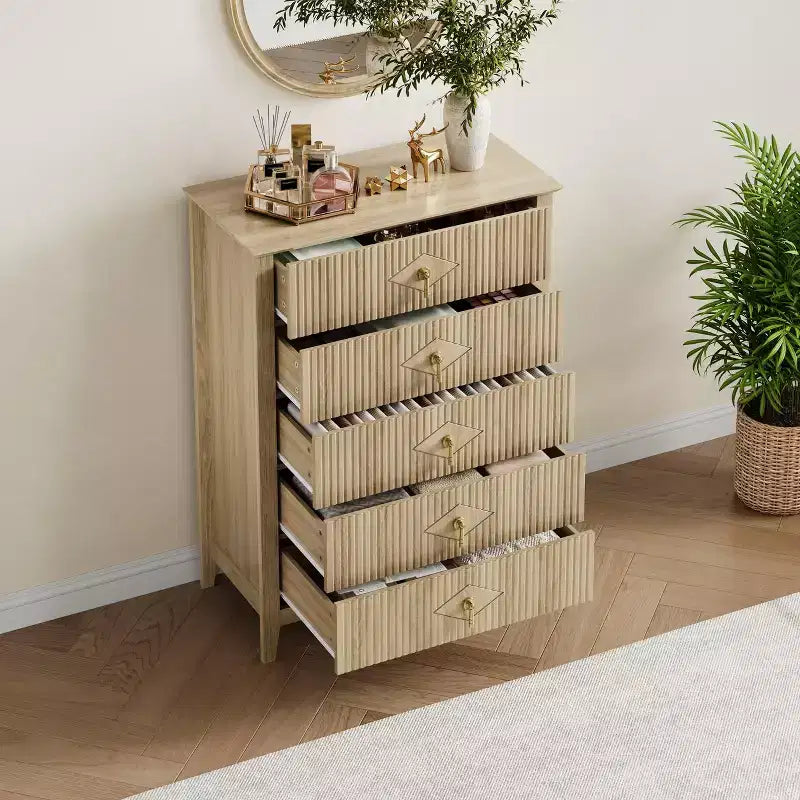 Cassettiera a 5 cassetti per camera da letto, comò in legno da 32" di larghezza con maniglie in metallo, organizer per vestiti scanalato, comodino stretto