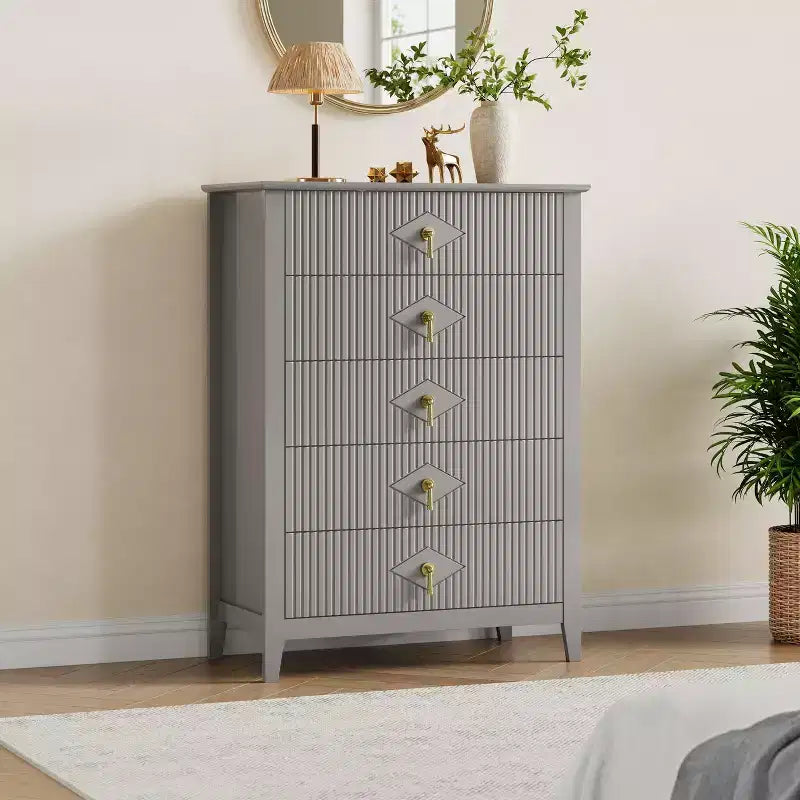 Cassettiera a 5 cassetti per camera da letto, comò in legno da 32" di larghezza con maniglie in metallo, organizer per vestiti scanalato, comodino stretto