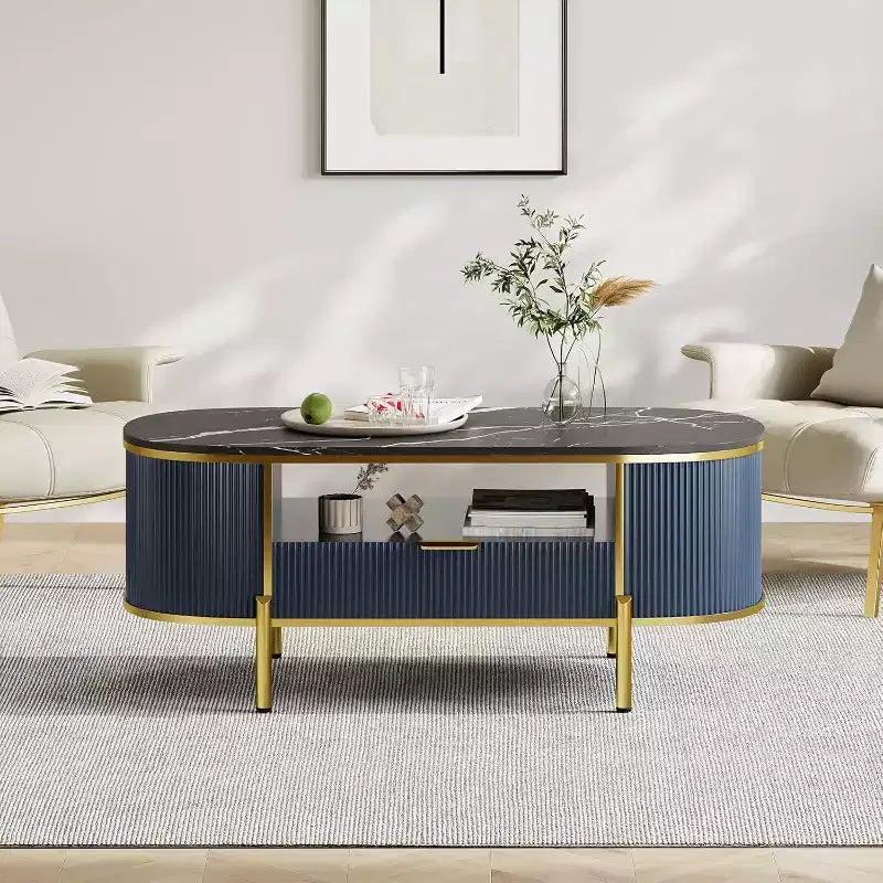 Acekool Tavolino da caffè ovale da 48 pollici con ripiano in finto marmo, gambe in metallo dorato, design in legno scanalato e cassetto portaoggetti, tavolo moderno per soggiorno blu navy