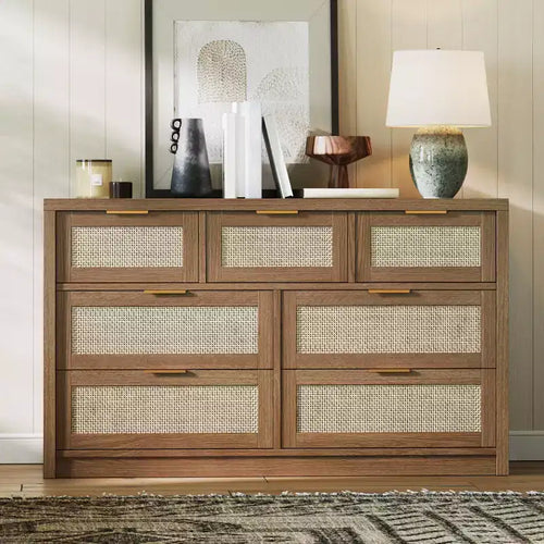 Commode en rotin 53" pour chambre à coucher, chiffonnier bohème à 7 tiroirs, grand meuble de rangement pour vêtements, meuble d'appoint en bois avec poignées métalliques