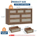 Cassettiera in Rattan per Camera da Letto da 53", Comò Boho a 7 Cassetti, Grande Mobile Contenitore per Vestiti, Mobile d'Accento in Legno con Maniglie in Metallo