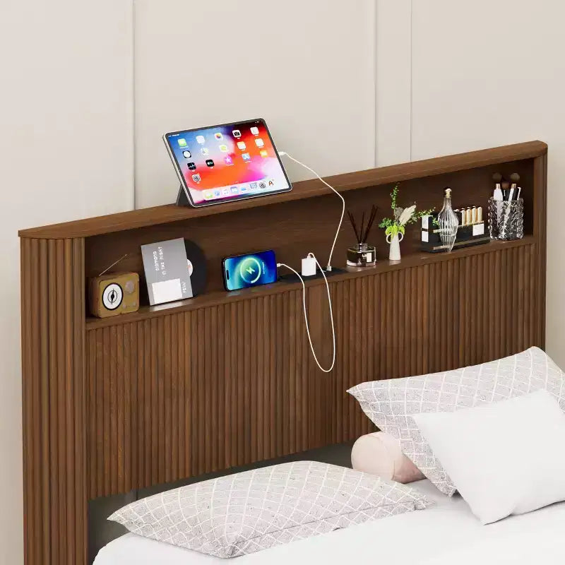 ModernLuxe Struttura Letto Matrimoniale/Una Piazza e Mezza XL con Testiera Contenitore, Stazione di Ricarica Integrata, Design Onde, Supporto Silenzioso