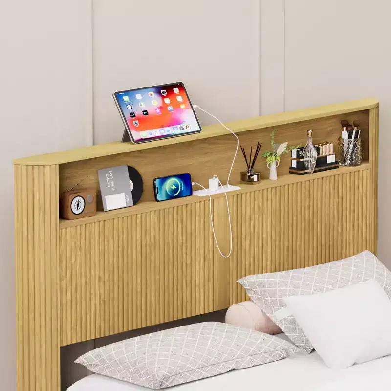 ModernLuxe Struttura Letto Matrimoniale/Una Piazza e Mezza XL con Testiera Contenitore, Stazione di Ricarica Integrata, Design Onde, Supporto Silenzioso