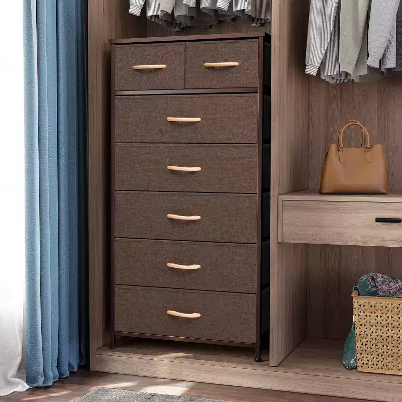 Crestlive Products Cassettiera Verticale a 7 Cassetti per Camera da Letto, Torre Portaoggetti con Robusto Telaio in Acciaio, Piano in Legno, Contenitori in Tessuto Facilmente Estraibili, Maniglie