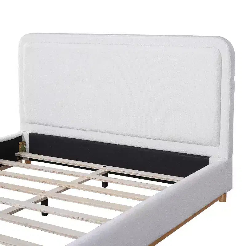 Letto a piattaforma Christopher Knight Home Beau moderno imbottito in bouclé con testiera curva