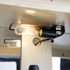 Vetrinetta in vetro illuminata con ripiani regolabili - Elegante vetrina a 2 ante e cassetto integrato, lampadina inclusa