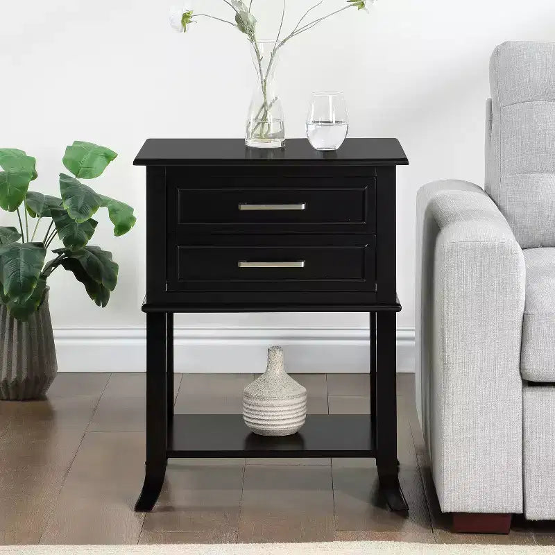 Tavolino HomeStock Belmont a 2 cassetti con mensola, comodino contenitore moderno con frontale sagomato, gambe svasate in legno massello, tavolino d'accento